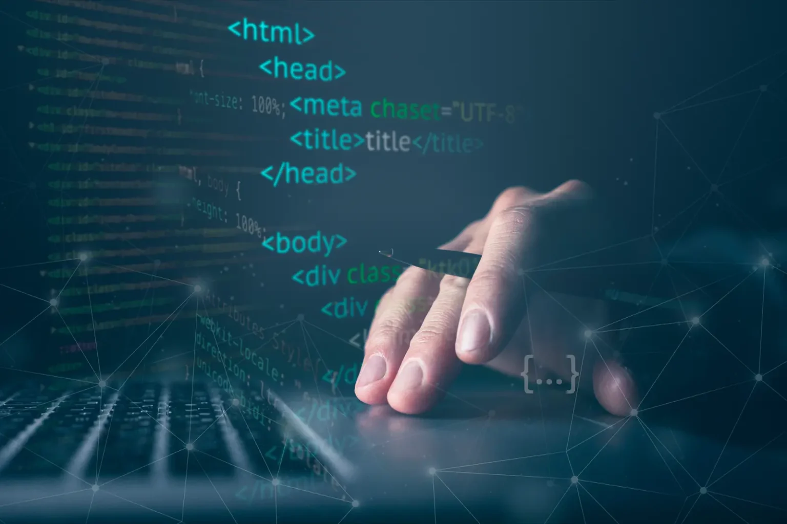 Hand vor einem Bildschirm mit HTML-Code
